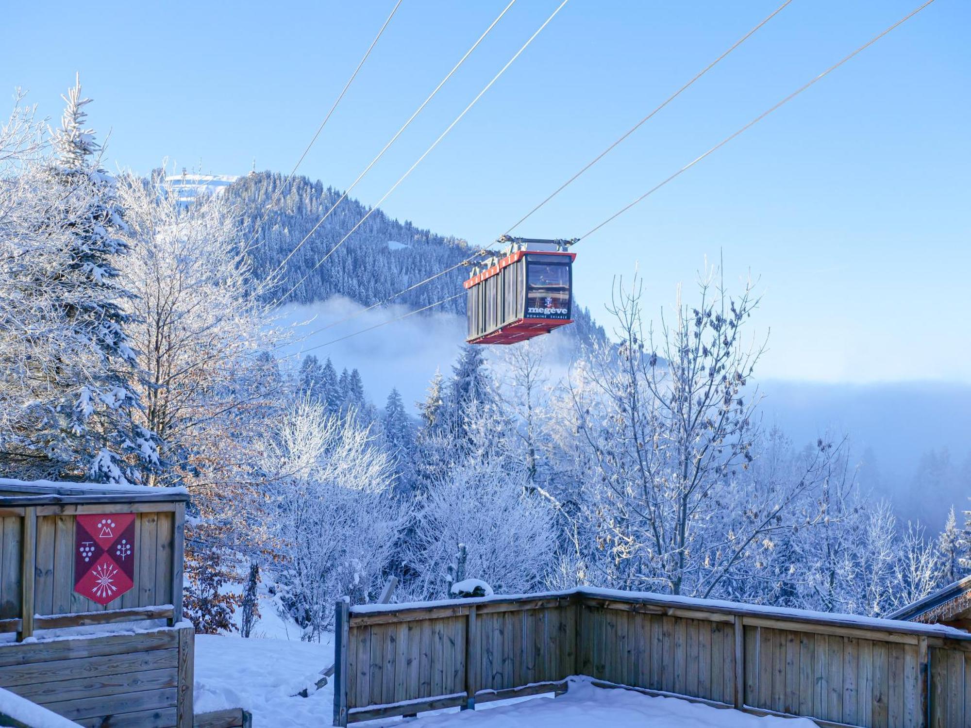 La Ferme Du Golf Hotel Megeve Bagian luar foto